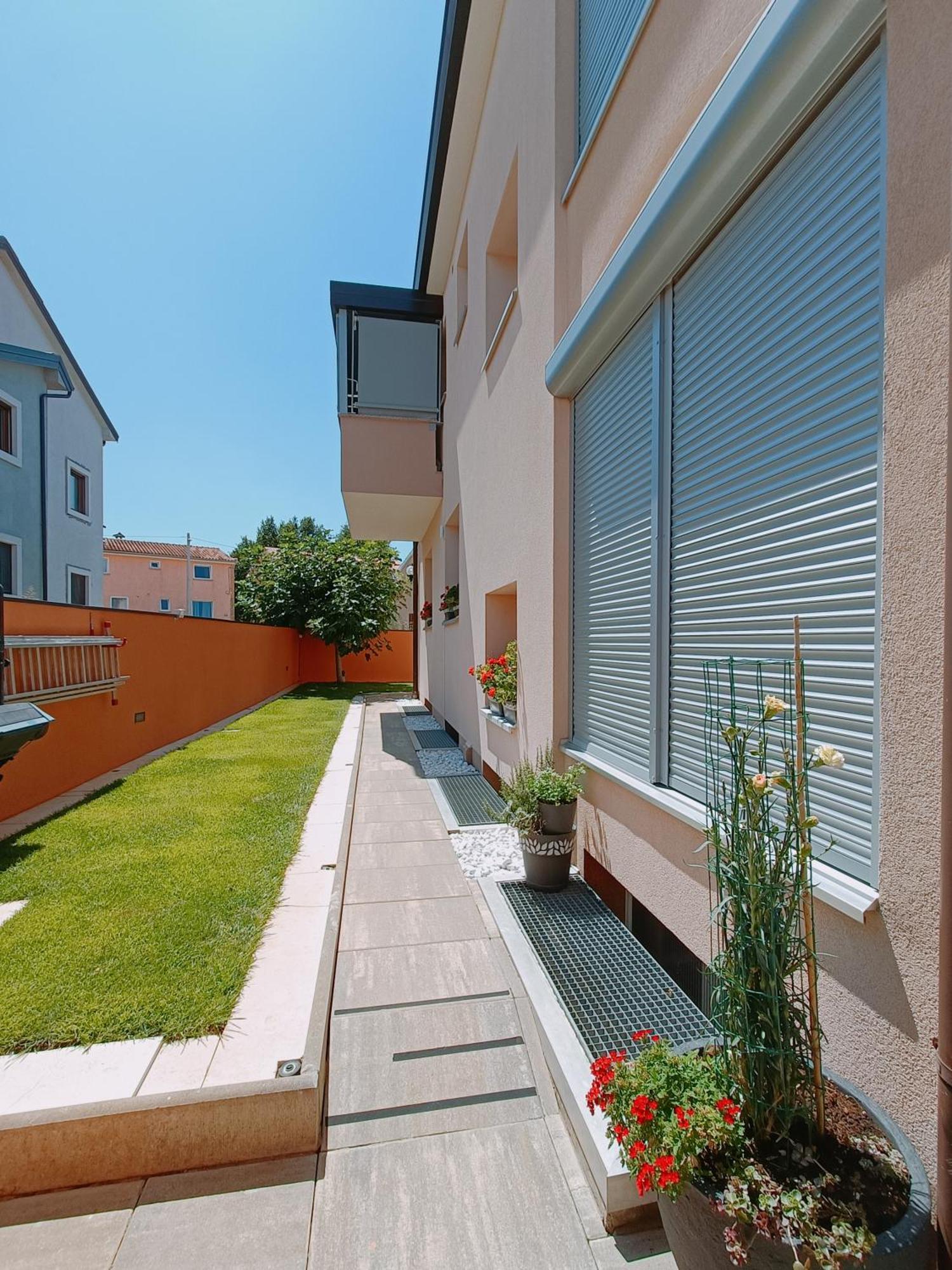 Villa Slavica Porec Exterior photo